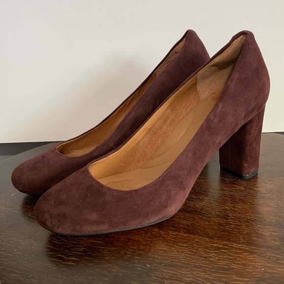 Clarks Burgundy Suede Heels - Picture 1 of 7